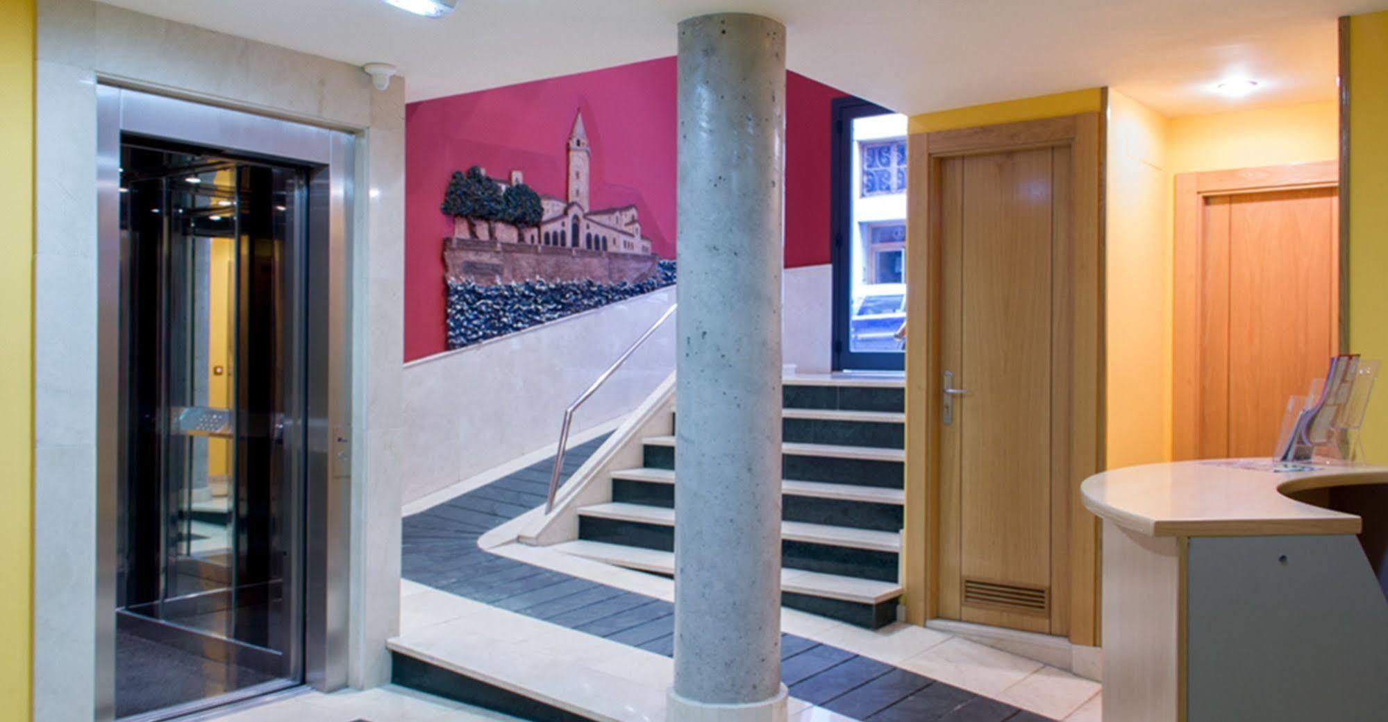 Apartamentos Cean Bermudez Gijón Extérieur photo